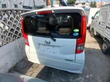 Daihatsu MOVE pearl white