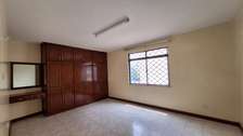 4 Bed Apartment with En Suite in Parklands