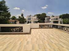 5 Bed House with En Suite in Lavington