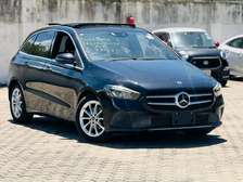 MERCEDES-BENZ B180 SUNROOF BLACK 2019
