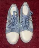 Sneaker size 39
