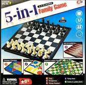 5 in 1 ,  Checkers, Chess, Backgammon And Snakes And Ladders
