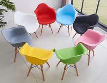 Dining Chair: Modern Bistro Plastic Dining Armchair