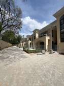 6 Bed Townhouse with En Suite in Lavington