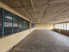 3,500 ft² Warehouse with Fibre Internet in Industrial Area