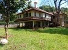 5 Bed Villa with En Suite in Rosslyn