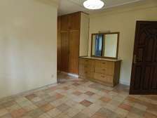 4 Bed House with En Suite in Hill View