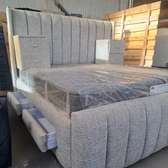 5x6 bed(inbuilt drawers)