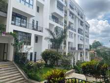 Serviced 2 Bed Apartment with En Suite in Spring Valley