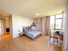 Serviced 2 Bed Apartment with En Suite at Brookside Drive