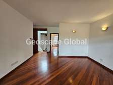 4 Bed House with En Suite in Rosslyn