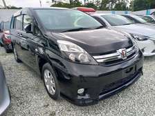 TOYOTA ISIS NEW IMPORT.