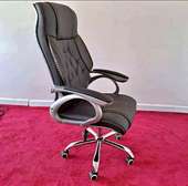 Executive leather office seat
