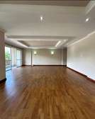 3 Bed Apartment with En Suite in Riverside