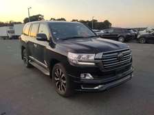 2019 Toyota land cruiser ZX V8