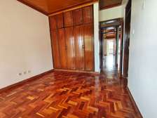 6 Bed House with Garden in Runda