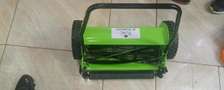 Manual driven lawnmower