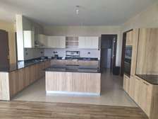 Serviced 4 Bed Apartment with En Suite in General Mathenge