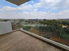 3 Bed Apartment with En Suite in Rosslyn