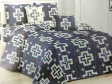 1 bed cover 1 bedsheeet 2 pillowcases 6*7