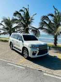 TOYOTA LAND CRUISER V8,