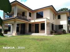5 Bed House with En Suite in Lavington