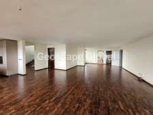 5 Bed Apartment with En Suite in Spring Valley