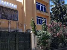 5 Bed Townhouse  in Kisauni