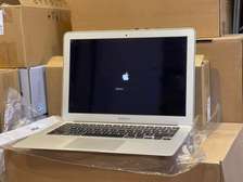 Apple macboook Air 2015 laptop