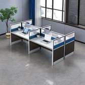 Office Workstation: Team-friendly 4 Way Modular Desk System