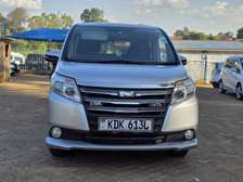 TOYOTA NOAH 2015