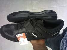Lace up pro cycling shoes reflector heel black.
