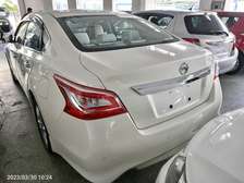 Nissan Teana XL pearl white