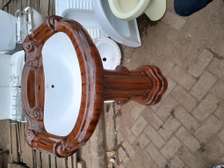 Handbasin with pedestal