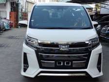 Toyota Noah WXB white 2018