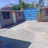 3bedroom house + 2sqs to let