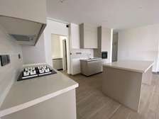 3 Bed Apartment with En Suite in Riverside