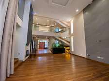 5 Bed House with En Suite in Runda