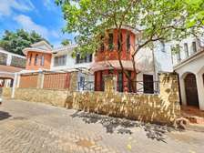 5 Bed House with En Suite in Spring Valley