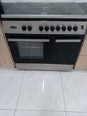 Gas and electric cooker with oven