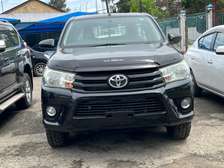 TOYOTA HILUX (WE ACCEPT HIRE PURCHASE)