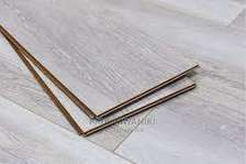 8 MM Luxurious Laminate Flooring Boards.