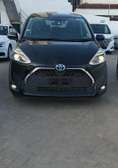 Toyota sienta new black