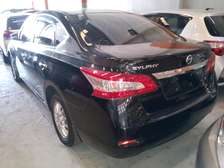 Nissan syphy black