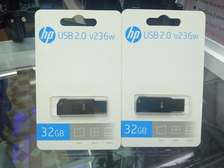 HP 32 GB Metal Body USB 2.0 Flash Drive, v236w
