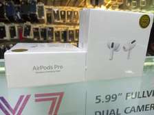 Apple AirPods Pro with ANC 100%