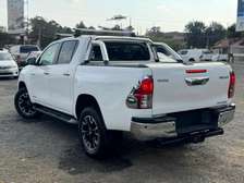 TOYOTA HILUX INVINCIBLE DOUBLE CAB