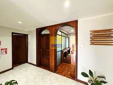 Furnished Office with Parking in Nyari