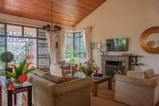 5 Bed House with En Suite in Runda
