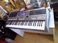 Yamaha psr s670